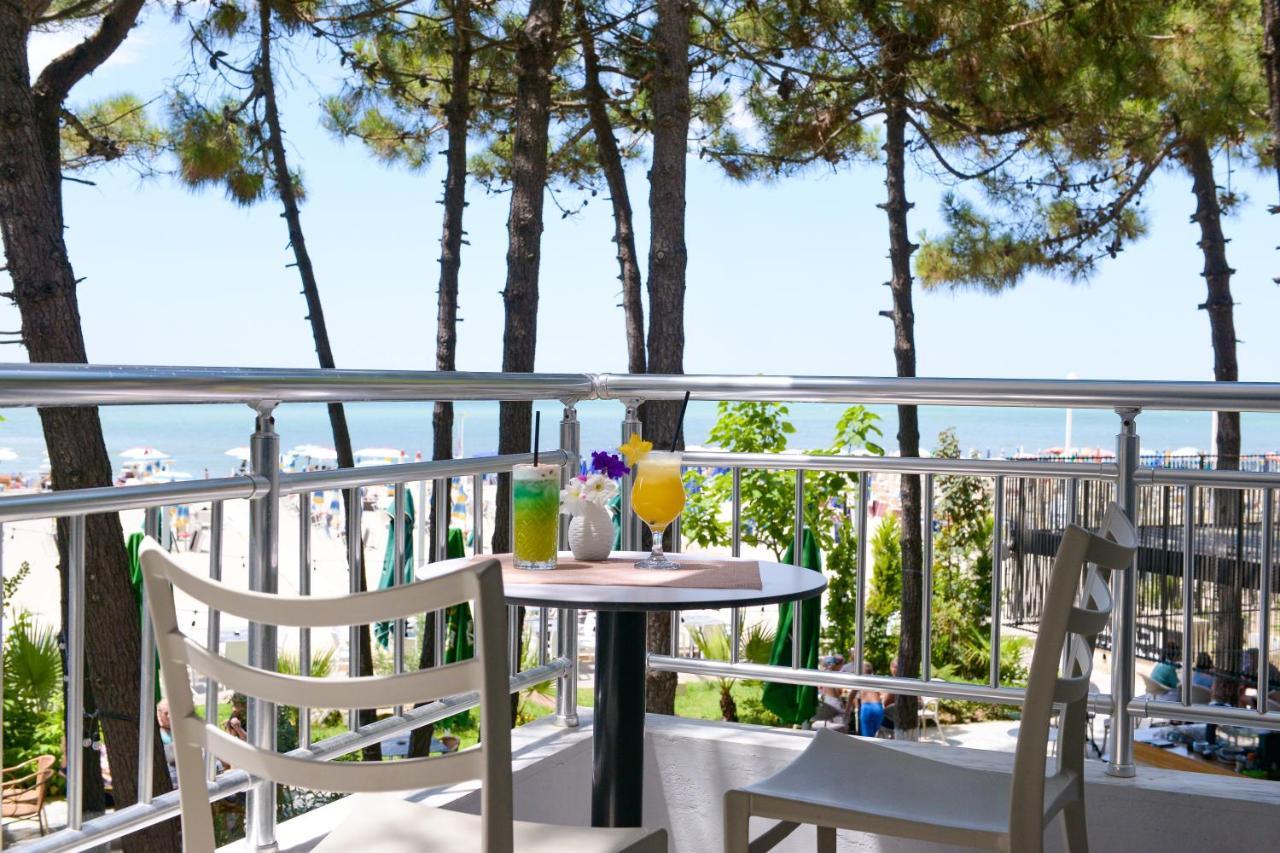 Hotel Andi Драч Екстериор снимка