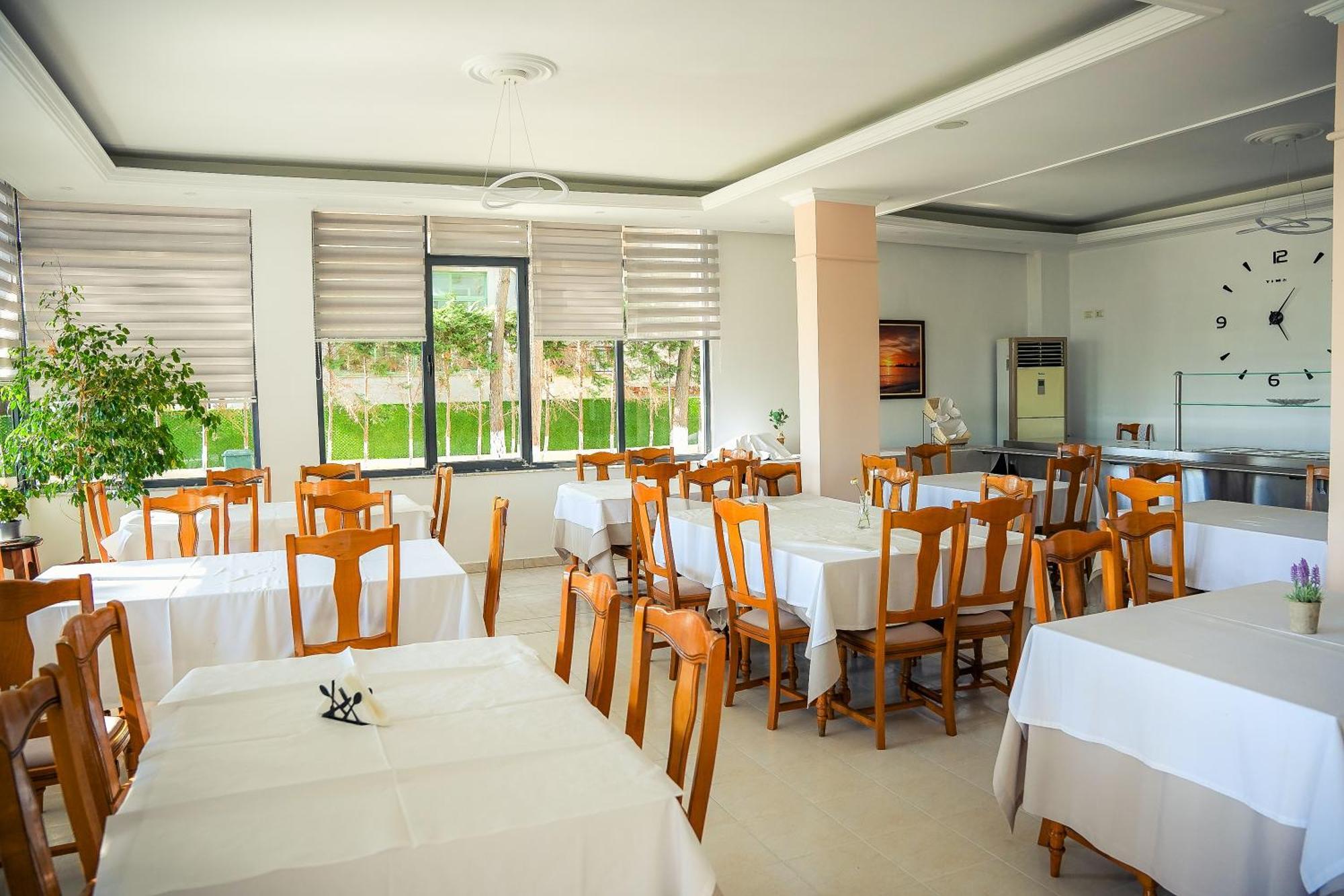 Hotel Andi Драч Екстериор снимка