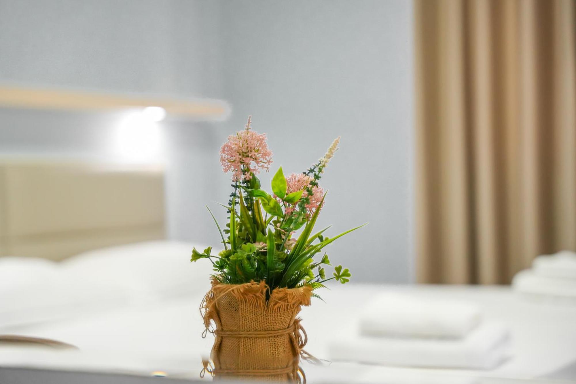 Hotel Andi Драч Екстериор снимка