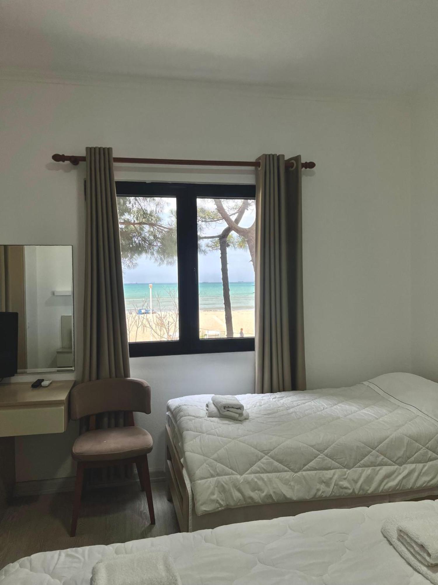 Hotel Andi Драч Екстериор снимка