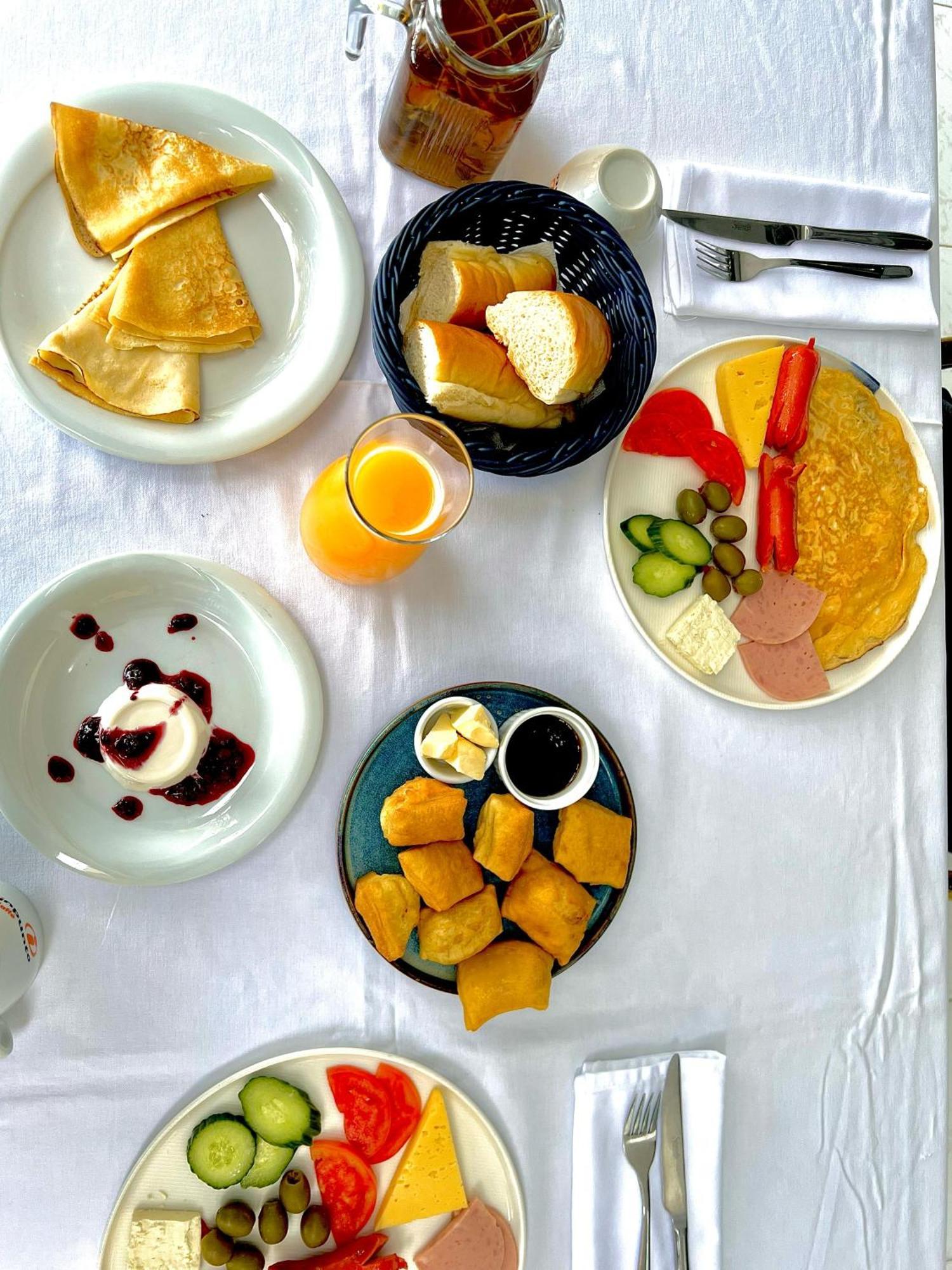 Hotel Andi Драч Екстериор снимка