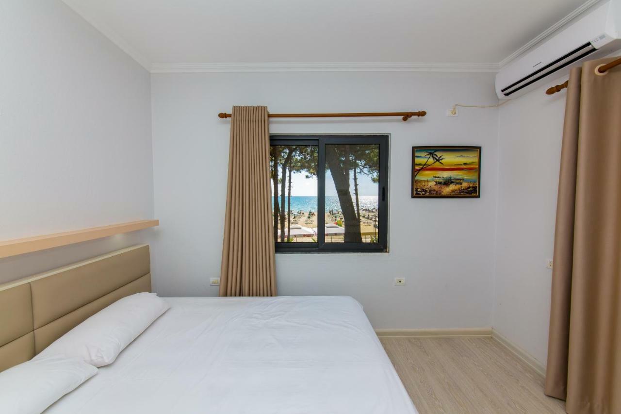 Hotel Andi Драч Екстериор снимка